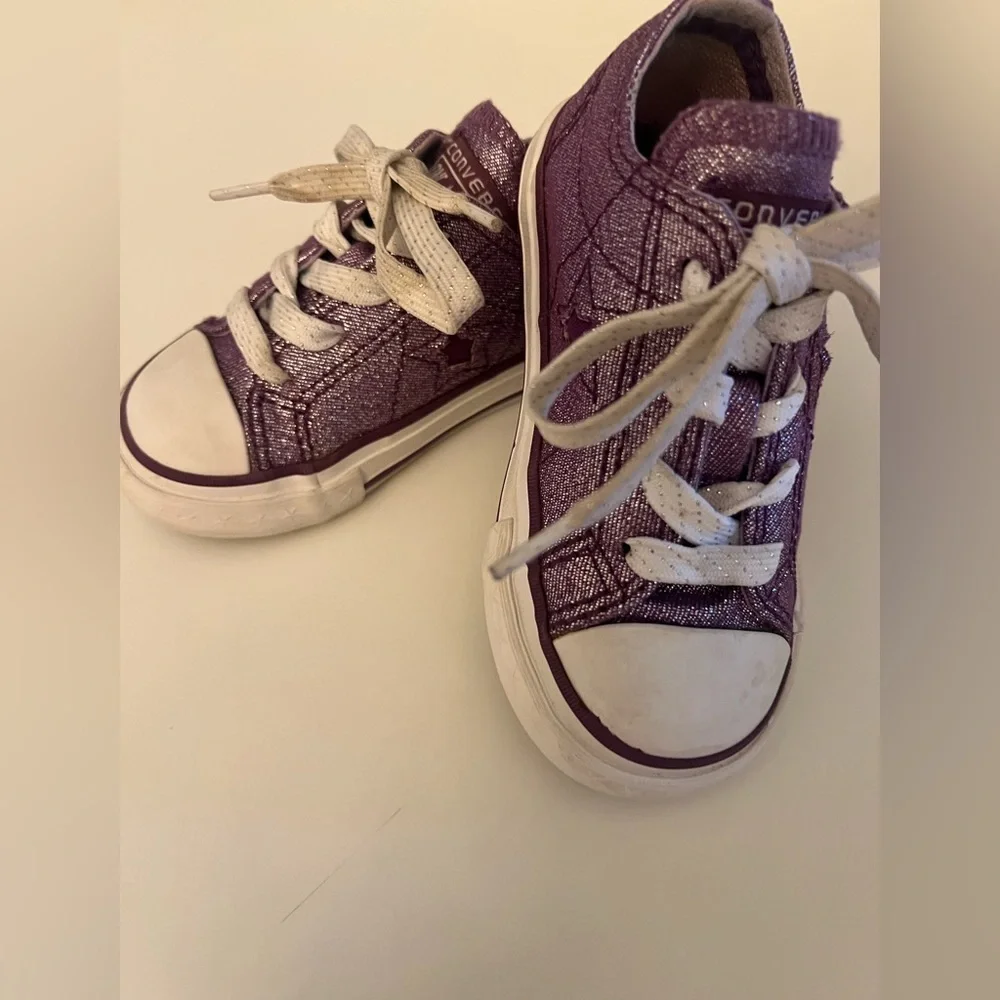 CONVERSE ONE STAR PURPLE GLITTER, SILVER SPECKLED STRINGS SNEAKERS INFANTS 6